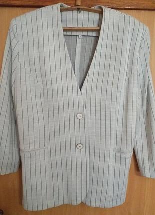 Фирменный пиджак.