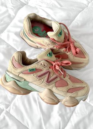 Красивейшие женские кроссовки new balance 9060 inside voices бежевые с розовым пудровые