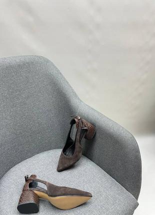 Женские туфли лодочки из натуральной замши шоколадного цвета комбинированная с шоколадной рептилией на каблуке 6 см6 фото