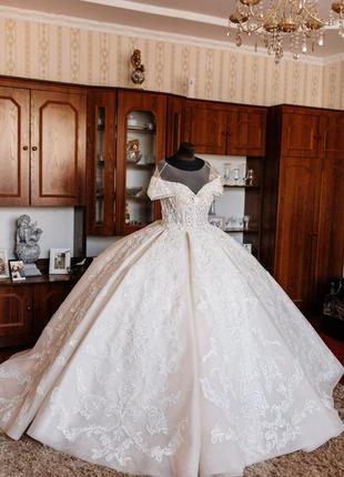 Роскошное свадебное платье1 фото