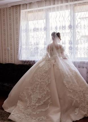 Розкішна весільна сукня2 фото