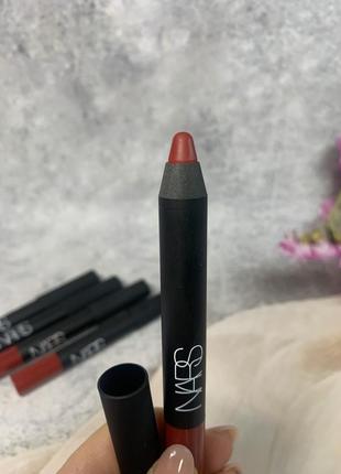 Оригінал помада матовий олівець для губ nars velvet matte lip pencil  відтінок cruella
