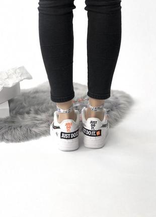 Прекрасні кросівки nike з білої шкіри (36-42)3 фото