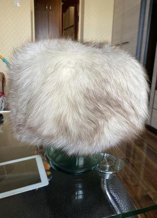 Женская шапка из натурального меха