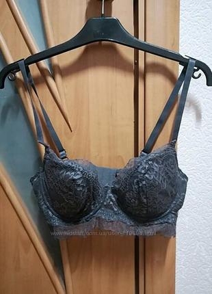 Красивый бюстгальтер с кружевом 75c, h&m
