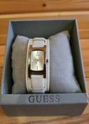 Оригинальные часы guess