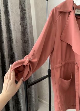 Пудровый розовый оверсайз укороченный тренч куртка10 фото