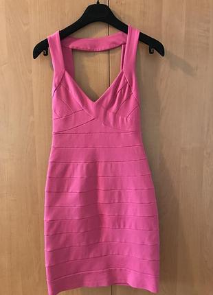 Стягуюча плаття