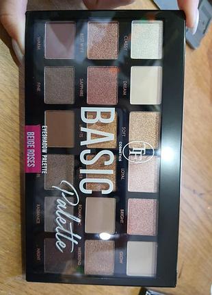 Палетка теней triumph basic
18 оттенков