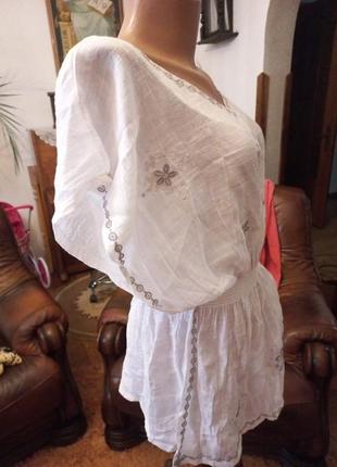 Блузка, туника с вышивкой.
