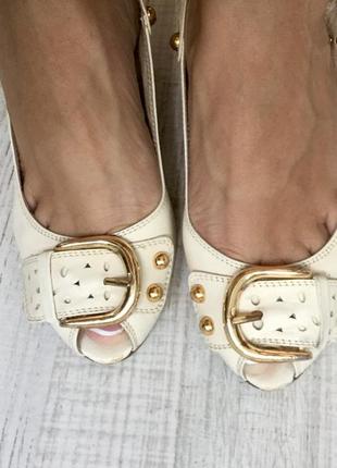 Босоножки кожа