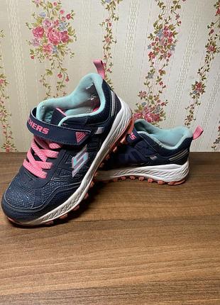 Кроссовки для девочки