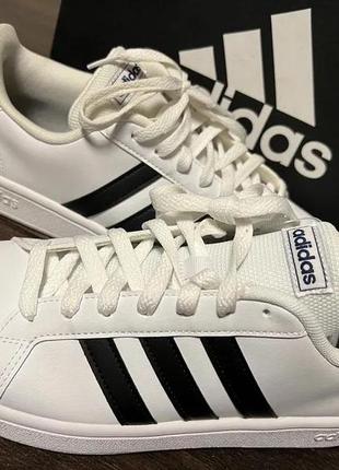 Кроссовки adidas grand court base