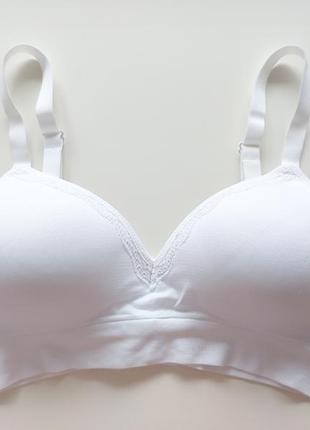 Мягкий комфортный топ с чашечками