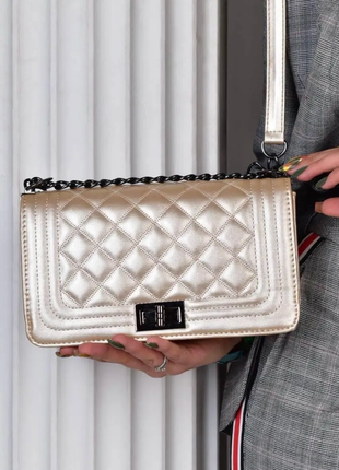 Жіноча сумка золотиста на ланцюжку код 7-8095