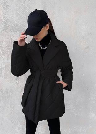 Куртка женская черная однотонная с поясом на длинный рукав с карманами теплая стильная качественная