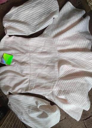 Блузка пишні рукава з баскою. нова