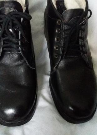 Новые  кожаные ботинки на меху,40-41разм.,стелька-26,5см.2 фото