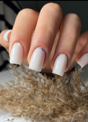 Молочно білий гель для нарощення і укріплення нігтів