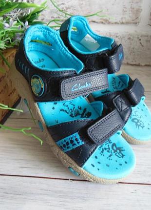 Босоніжки сандалії clarks