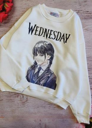 Світшот“wednesday “