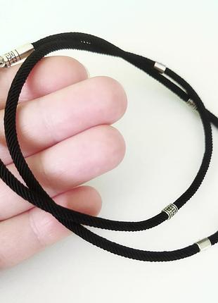 Шнур зі срібними вставками 55 см