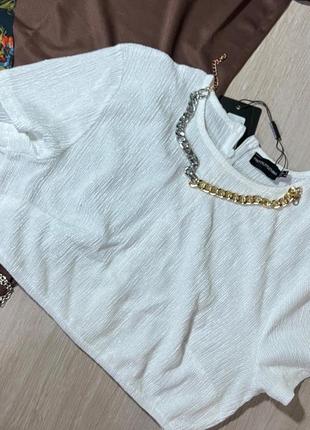 Белая укороченная блуза от pretty little things3 фото