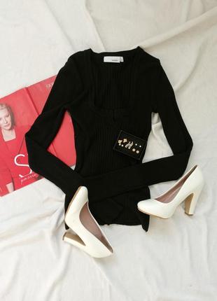 Черный свитер с удлиненными рукавами в рубчик от hennes