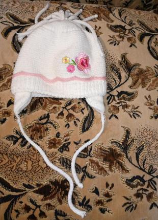 Белоснежная теплая шапочка для девочки 4-6 лет.8 фото