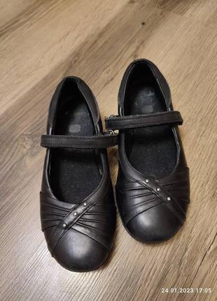 Туфлі чорні дитячі4 фото