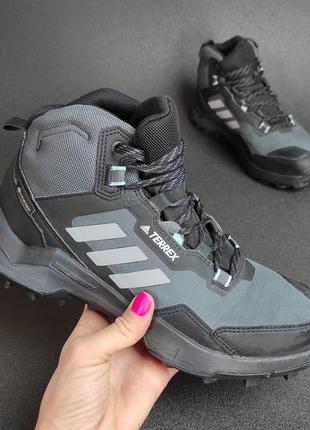 Кроссовки adidas оригинал