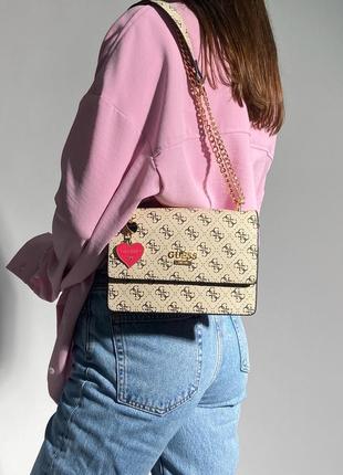 Сумка в стилі guess