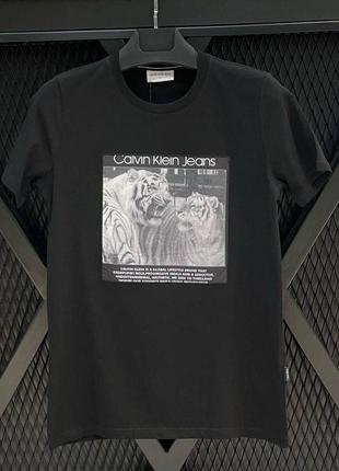 Calvin klein футболка с принтом / качественные футболки келвин клейн