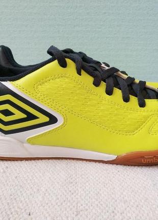 Чоловічі футзалки футбольні кросівки  umbro geometra ii shield британія оригінал4 фото