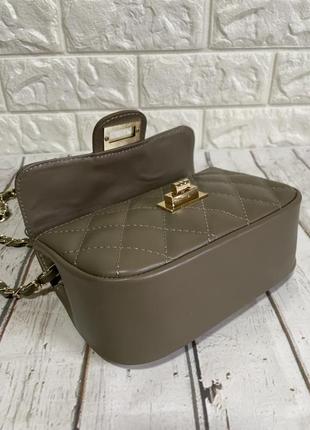 Небольшая кожаная сумочка италия 🇮🇹 стеганная в стиле шаннель тауп7 фото