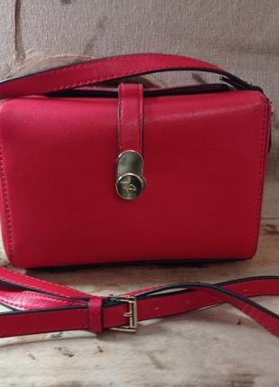 Красная сумочка1 фото
