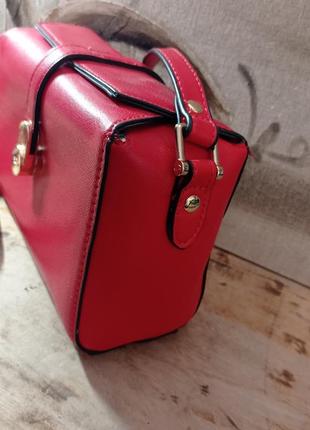 Красная сумочка3 фото