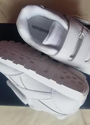 Кроссовки новые детские reebok оригинал.белые 27.5