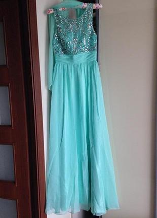 Красивое вечернее платье