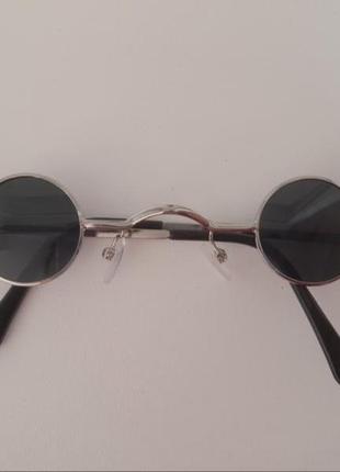 Стильові маленькі круглі окуляри4 фото