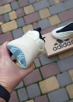 Жіночі кросівки adidas yeezy 700 v3 azael білі світяться в темноті модні кросівки адідас ізі азалія7 фото