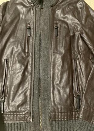 Чоловіча коричнева шкіряна куртка (еко) з трикотажними вставками zara.4 фото