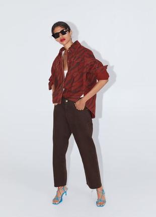 Джинсова сорочка оверсайз в анімалістичний принт zara