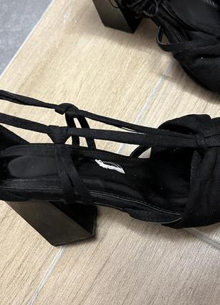 Туфли, босоножки черные с завязками3 фото