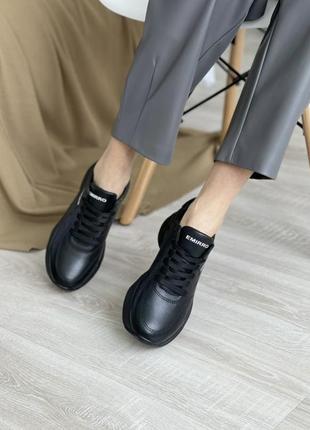 Жіночі кросівки шкіряні весняно-осінні чорні emirro жсс-16-01 декорация3 фото