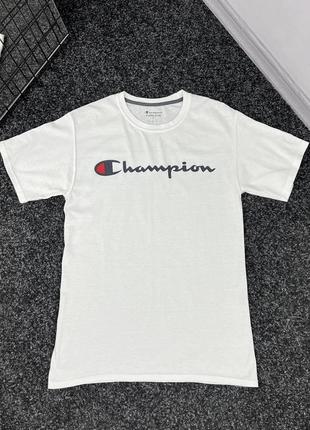 Белоснежная футболка champion