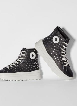 Sale🔥 високі кеди bershka  із заклепками 39-40
