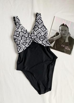 Купальник, злитий, закритий