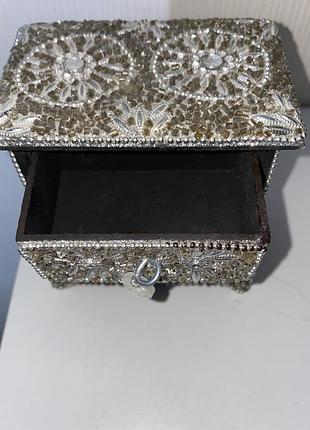Блестящая шкатулка