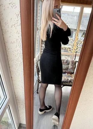 Чорна сукня рубчик до коліна з ґудзиками на рукавах7 фото